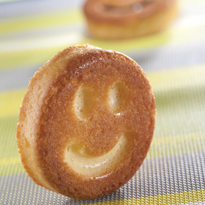 Demarle Smiley Silicone Mould Flexipan 600x400 Demarle Smiley Silicone Mould Flexipan 600x400